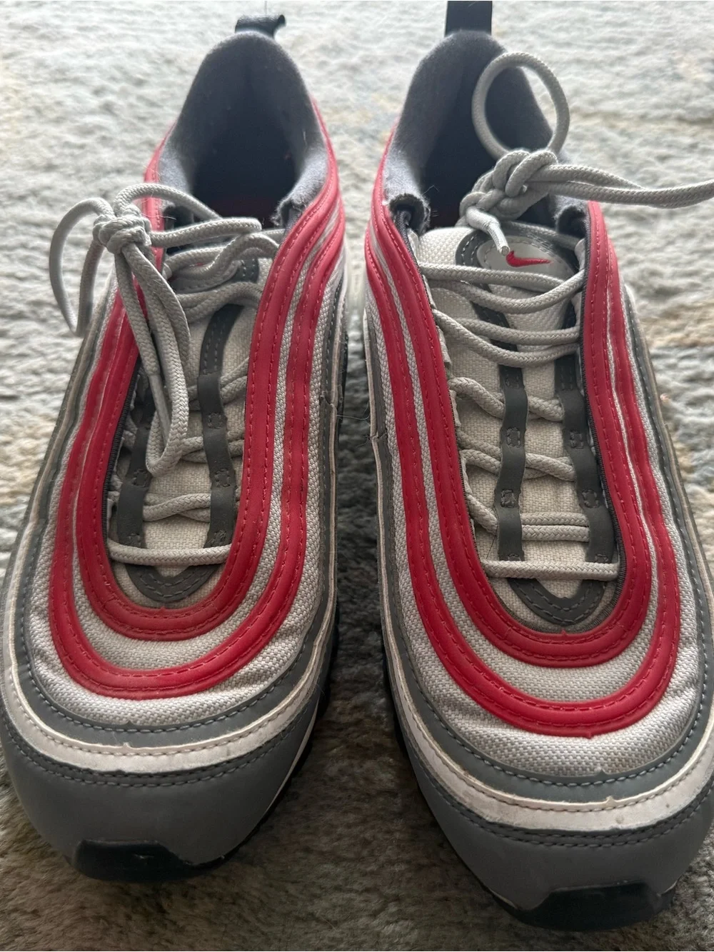 Nike Kids Sneakers in Gray and Red